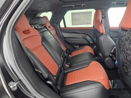 Land Rover Range Rover Sport SV P635 2026