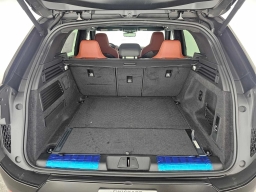 Land Rover Range Rover Sport SV P635 2026