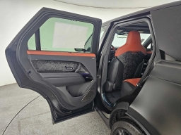 Land Rover Range Rover Sport SV P635 2026