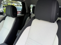 Land Rover Discovery Sport S 4WD 2025