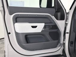 Land Rover Defender X-Dynamic SE 110 P400 2026