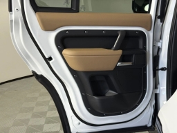 Land Rover Defender X-Dynamic SE 110 P400 2026