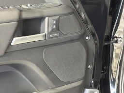 Land Rover Defender X-Dynamic SE 110 P400 2026