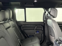 Land Rover Defender X-Dynamic SE 110 P400 2026