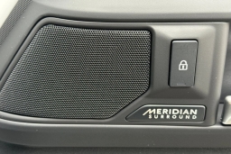 Land Rover Defender X-Dynamic SE 110 P400 2026