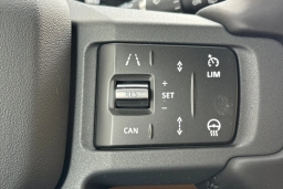 Land Rover Defender X-Dynamic SE 110 P400 2026