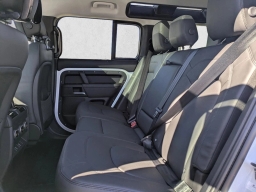 Land Rover Defender X-Dynamic SE 110 P400 2026