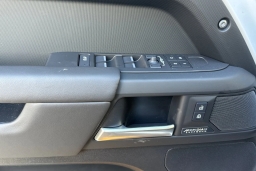Land Rover Defender X-Dynamic SE 110 P400 2026