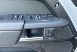 Land Rover Defender X-Dynamic SE 110 P400 2026