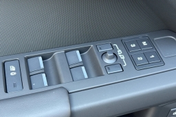 Land Rover Defender X-Dynamic SE 110 P400 2026