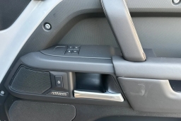 Land Rover Defender X-Dynamic SE 110 P400 2026