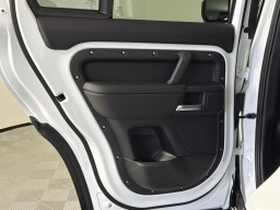 Land Rover Defender X-Dynamic SE 110 P400 2026