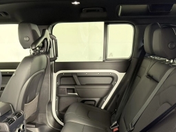 Land Rover Defender X-Dynamic SE 110 P400 2026