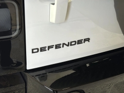 Land Rover Defender X-Dynamic SE 110 P400 2026