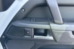 Land Rover Defender X-Dynamic SE 110 P400 2026