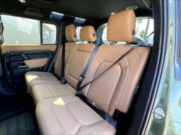 Land Rover Defender X-Dynamic SE 110 P400 2026