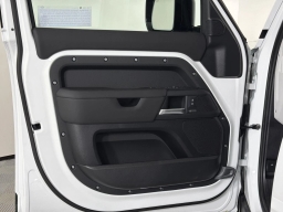 Land Rover Defender X-Dynamic SE 110 P400 2026