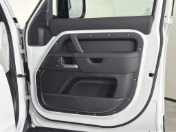 Land Rover Defender X-Dynamic SE 110 P400 2026