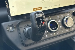 Land Rover Defender X-Dynamic SE 110 P400 2026