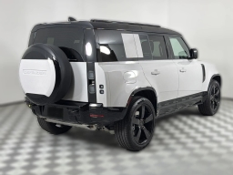 Land Rover Defender X-Dynamic SE 110 P400 2026