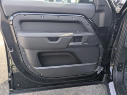 Land Rover Defender X-Dynamic SE 130 P400 2026