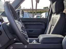 Land Rover Defender X-Dynamic SE 130 P400 2026