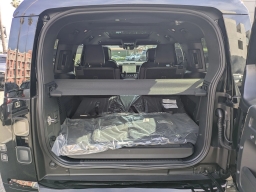 Land Rover Defender X-Dynamic SE 130 P400 2026