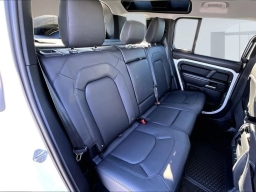 Land Rover Defender S 110 P400 2025