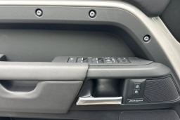 Land Rover Defender S 110 P300 2026
