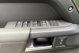 Land Rover Defender S 110 P300 2026