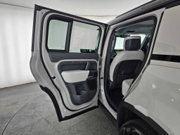 Land Rover Defender S 110 P300 2026