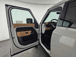 Land Rover Defender S 110 P300 2026