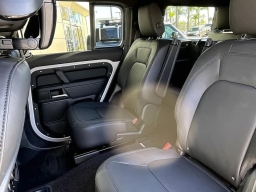 Land Rover Defender S 130 P300 2026