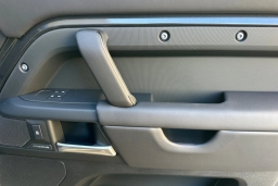 Land Rover Defender S 130 P300 2026