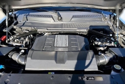 Land Rover Defender V8 130 P500 2026