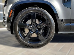 Land Rover Defender V8 130 P500 2026