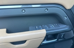 Land Rover Defender V8 130 P500 2026