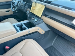 Land Rover Defender V8 130 P500 2026