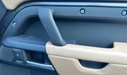 Land Rover Defender V8 130 P500 2026