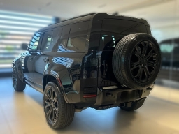 Land Rover Defender OCTA Black 110 P635 2026