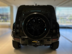 Land Rover Defender OCTA Black 110 P635 2026