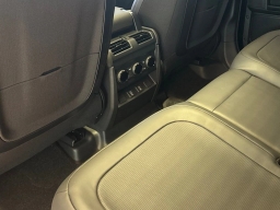 Land Rover Defender OCTA Black 110 P635 2026