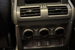 Land Rover Defender OCTA Black 110 P635 2026