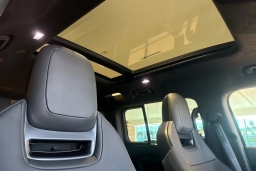 Land Rover Defender OCTA Black 110 P635 2026