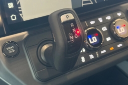 Land Rover Defender OCTA Black 110 P635 2026