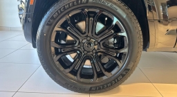 Land Rover Defender OCTA Black 110 P635 2026