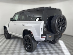 Land Rover Defender OCTA 110 P635 2026