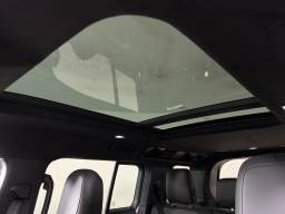 Land Rover Defender OCTA 110 P635 2026