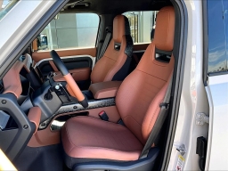 Land Rover Defender OCTA 110 P635 2026