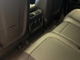 Land Rover Defender OCTA Black 110 P635 2026